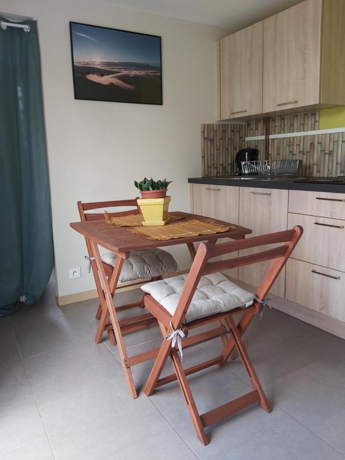 Location Meublee - Les Avirons Daire Dış mekan fotoğraf